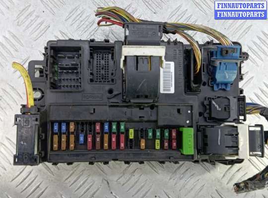 купить блок предохранителей на FORD FUSION 2