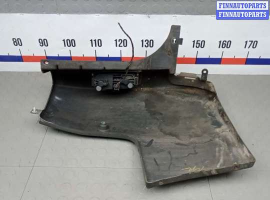 купить клык бампера задний правый на OPEL VIVARO