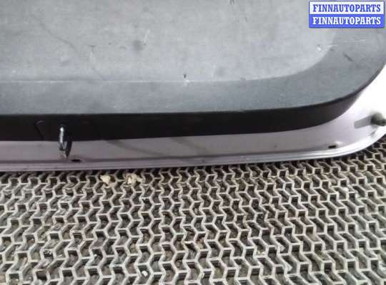 Крышка багажника на Toyota Prius II