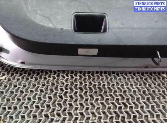 Крышка багажника на Toyota Prius II