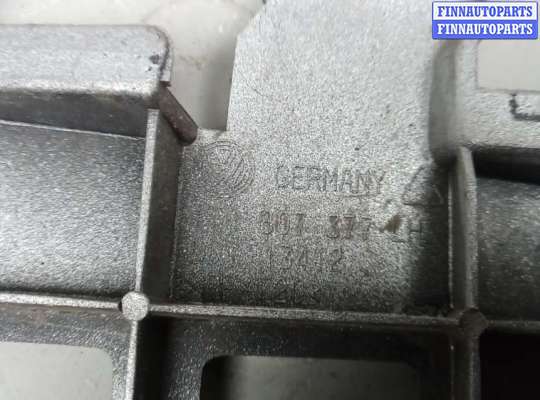 купить крепление бампера заднее на VOLKSWAGEN TOURAN (1T1, 1T2)