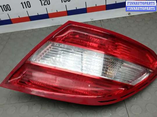 фонарь задний правый MB1577280 на MERCEDES BENZ C-CLASS W204
