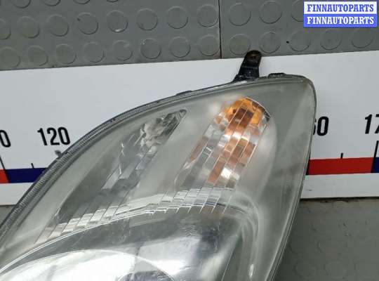 Фара передняя на Toyota Vitz P9