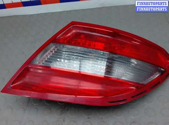 купить фонарь задний правый на MERCEDES BENZ C-CLASS W204