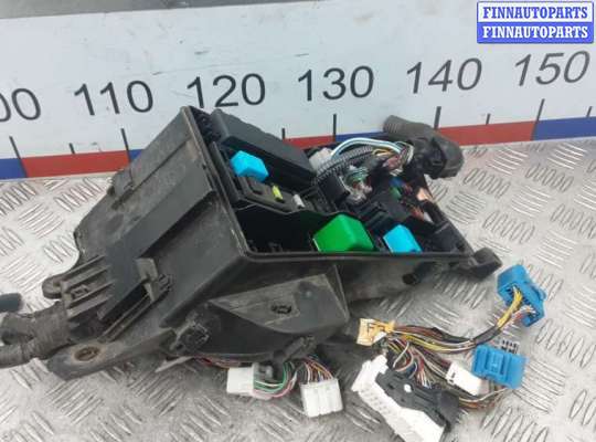 блок предохранителей LXR4826 на LEXUS GS 3