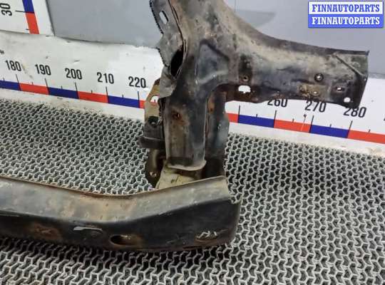 Панель передняя (телевизор) на Volkswagen Transporter T5