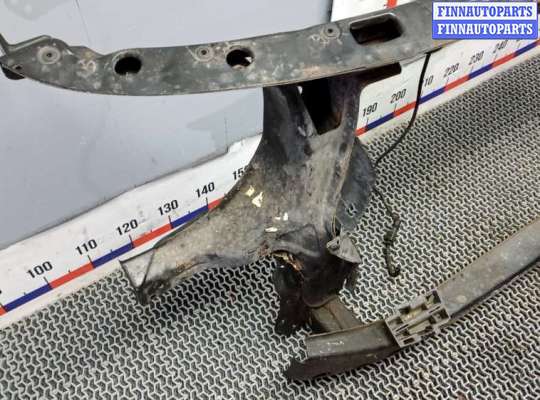 Панель передняя (телевизор) на Volkswagen Transporter T5