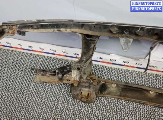 Панель передняя (телевизор) на Volkswagen Transporter T5