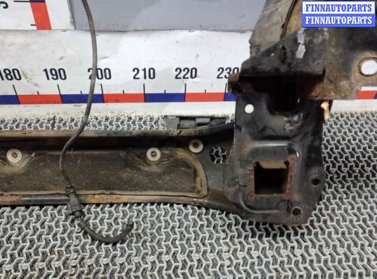 Панель передняя (телевизор) на Volkswagen Transporter T5