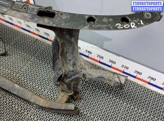 Панель передняя (телевизор) на Volkswagen Transporter T5