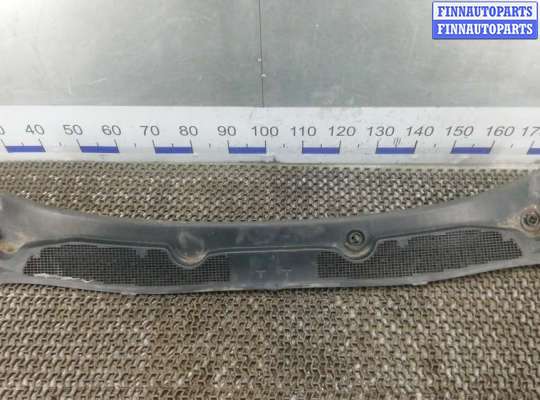 купить накладка декоративная (жабо, дождевик) на RENAULT MEGANE 3