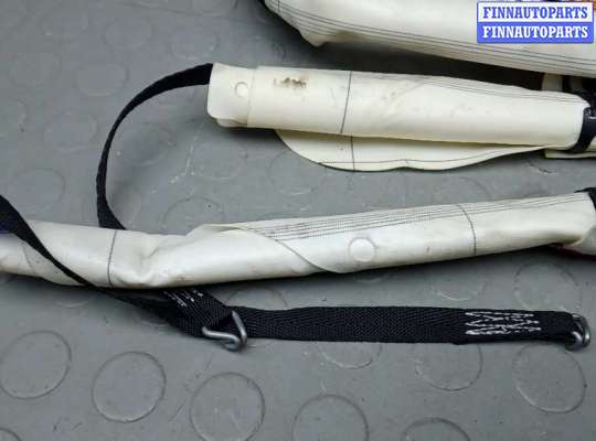 купить шторка безопасности на VOLVO V60 1