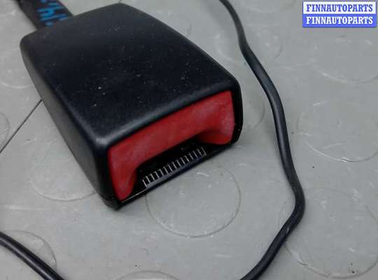 купить защелка ремня безопасности на SKODA RAPID