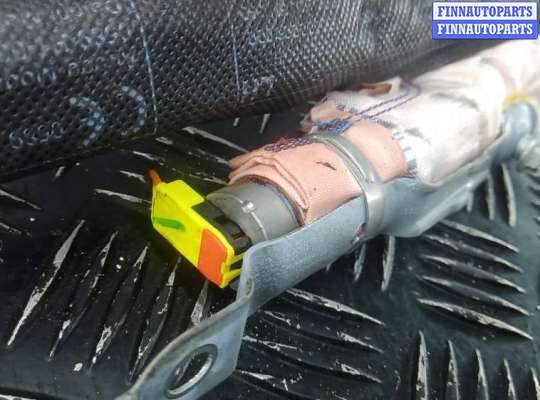 купить шторка безопасности на PEUGEOT 308 2