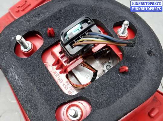 купить фонарь задний правый на VOLKSWAGEN PASSAT B6