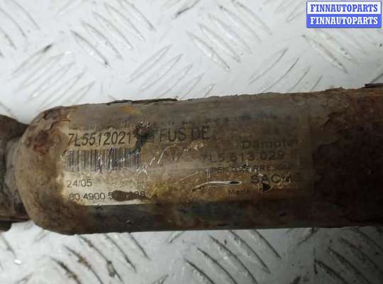 купить стойка задняя правая на PORSCHE CAYENNE 1