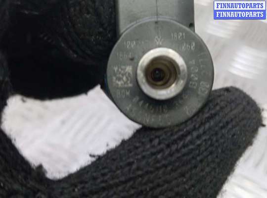 Форсунка топливная на Volkswagen Golf VI (5K)