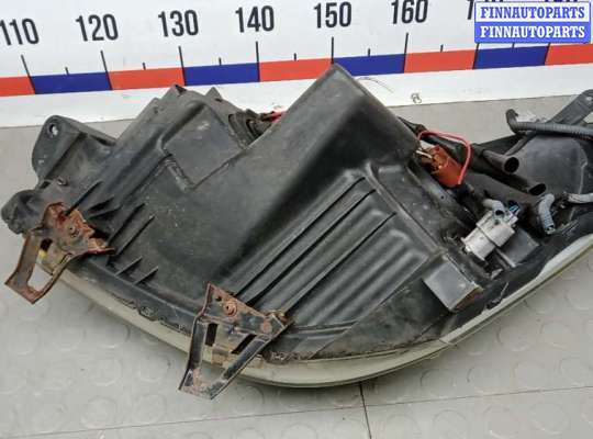 Фара передняя на Toyota Corolla Verso III (AR10)