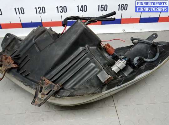 купить фара правая на TOYOTA COROLLA VERSO 2