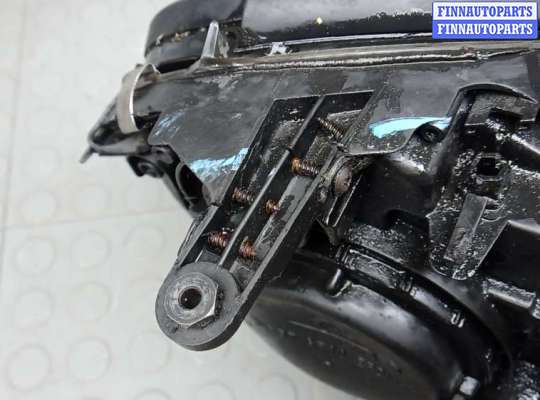 Фара передняя на Mercedes-Benz E (W211)