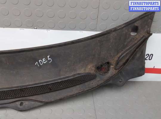 купить накладка декоративная (жабо, дождевик) на VOLVO V70 2