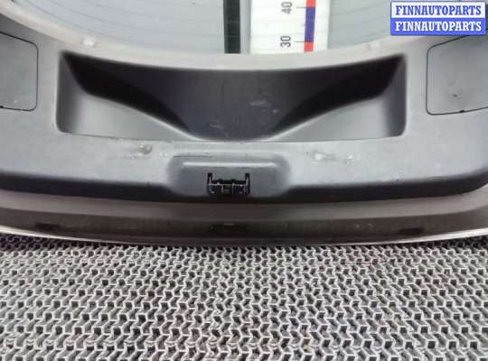 Крышка багажника на Renault Megane III