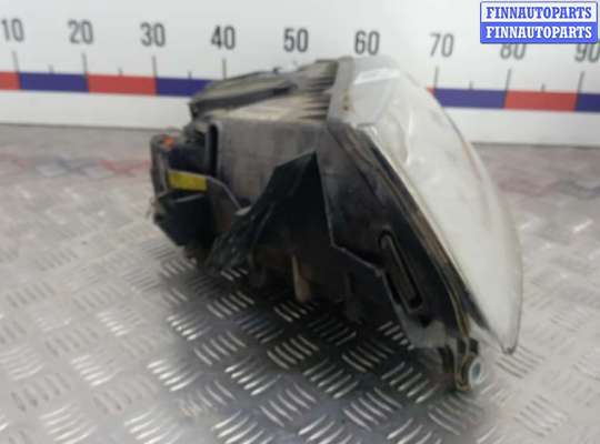 Фара передняя на Volkswagen Touareg I (7L)