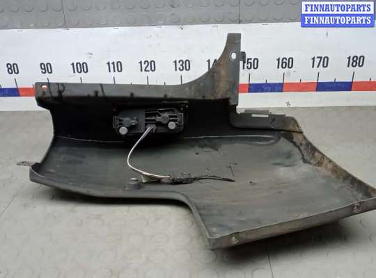 купить клык бампера задний правый на OPEL VIVARO