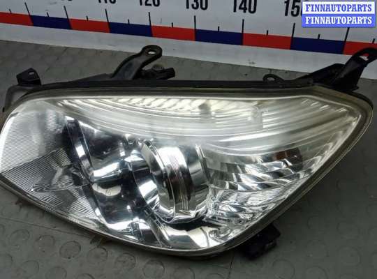 Фара передняя на Toyota RAV4 III (XA30)