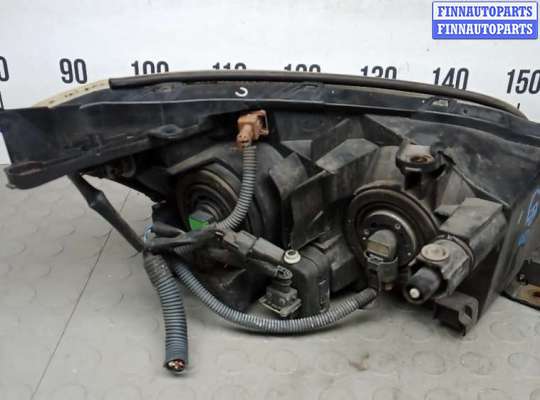 Фара передняя на Toyota RAV4 III (XA30)