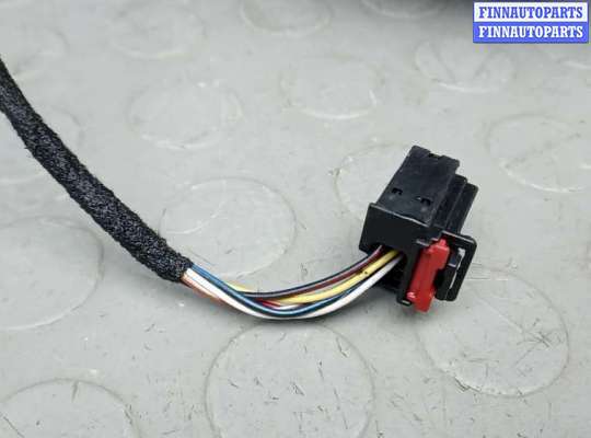 купить зеркало наружное правое на VOLKSWAGEN TOURAN (1T3)