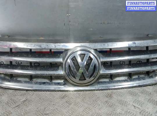 Решетка радиатора на Volkswagen Touareg I (7L)