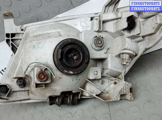 купить фара правая на TOYOTA HILUX RN70