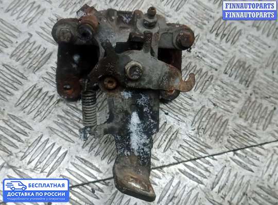 Суппорт на Nissan Tino V10