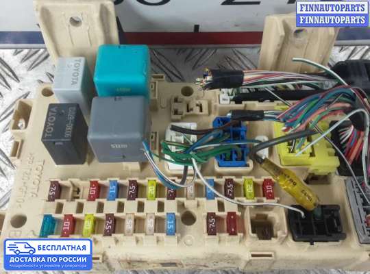 Блок предохранителей на Toyota Avensis II (T250)