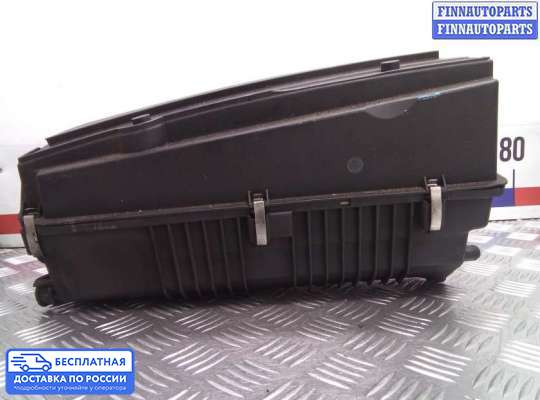 Корпус воздушного фильтра на Mercedes-Benz C (W203)