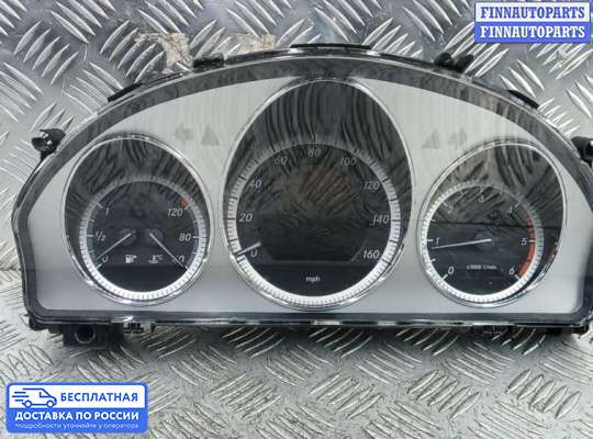 Щиток приборов на Mercedes-Benz C (W204)