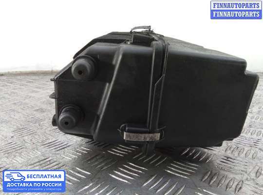 Корпус воздушного фильтра на Mercedes-Benz C (W203)