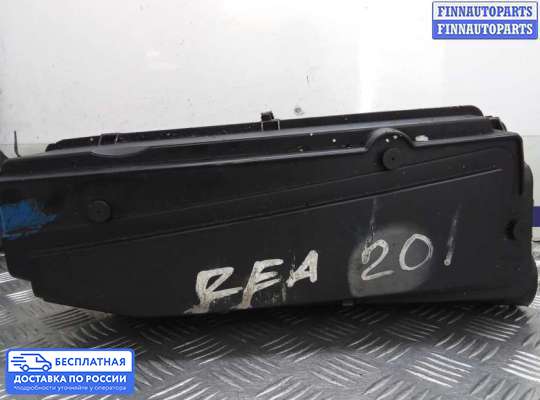 Корпус воздушного фильтра на Mercedes-Benz C (W203)