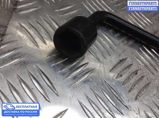 Ключ балонный на Kia Ceed I (ED)