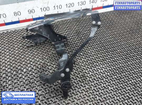 Замок капота на Mercedes-Benz C (W204)