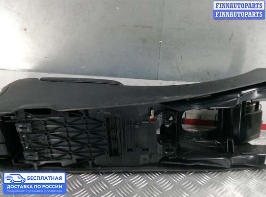 Подлокотник на Mercedes-Benz C (W203)