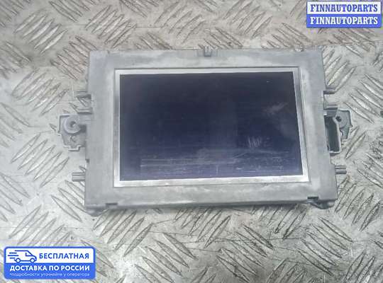 Дисплей бортового компьютера на Mercedes-Benz E (W212)