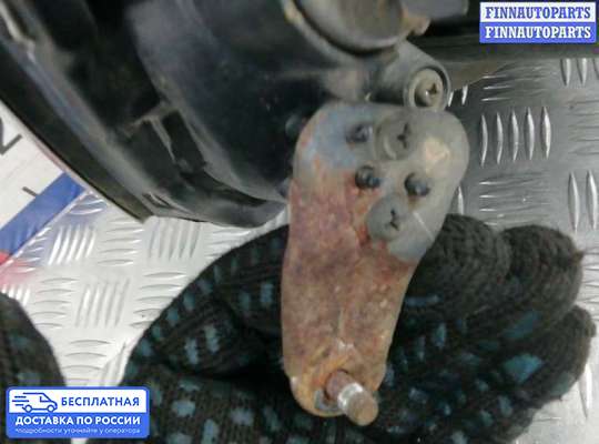 Фара передняя на Mitsubishi L200 (KA, KB)