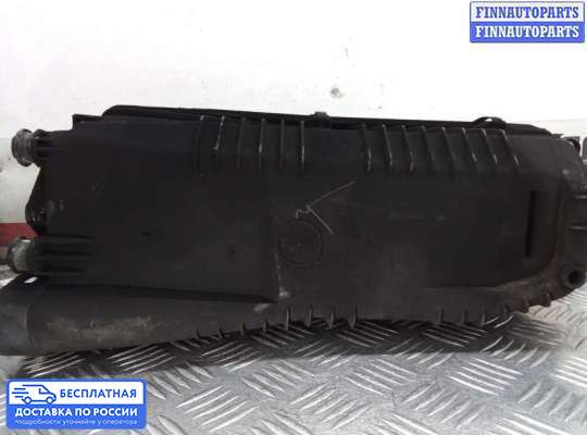 Корпус воздушного фильтра на Mercedes-Benz C (W203)