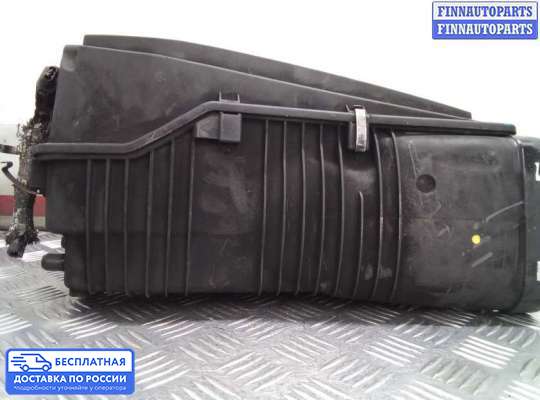 Корпус воздушного фильтра на Mercedes-Benz C (W203)
