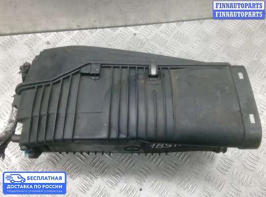 Корпус воздушного фильтра на Mercedes-Benz C (W203)