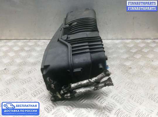 Корпус воздушного фильтра на Mercedes-Benz C (W203)