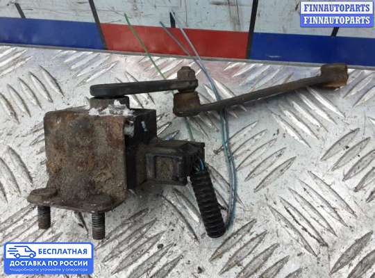 Датчик дорожного просвета на Mercedes-Benz E (W211)