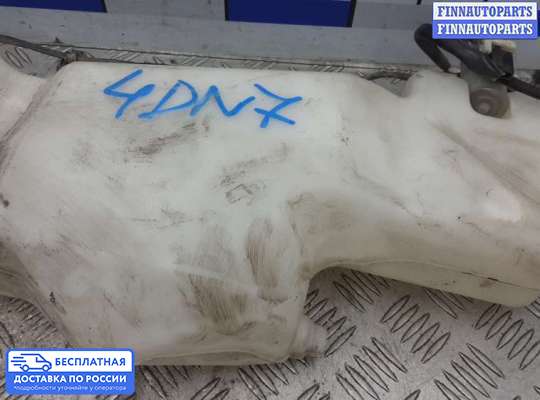 Бачок омывателя на Mitsubishi Pajero IV